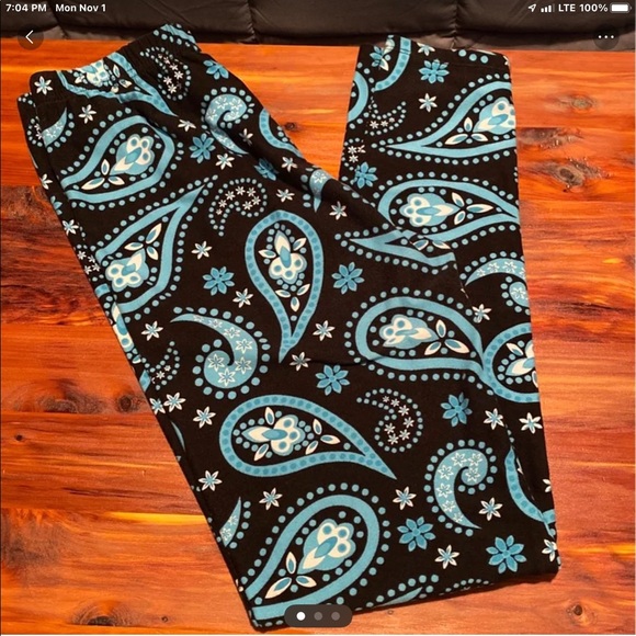 Pants - Paisley print leggings